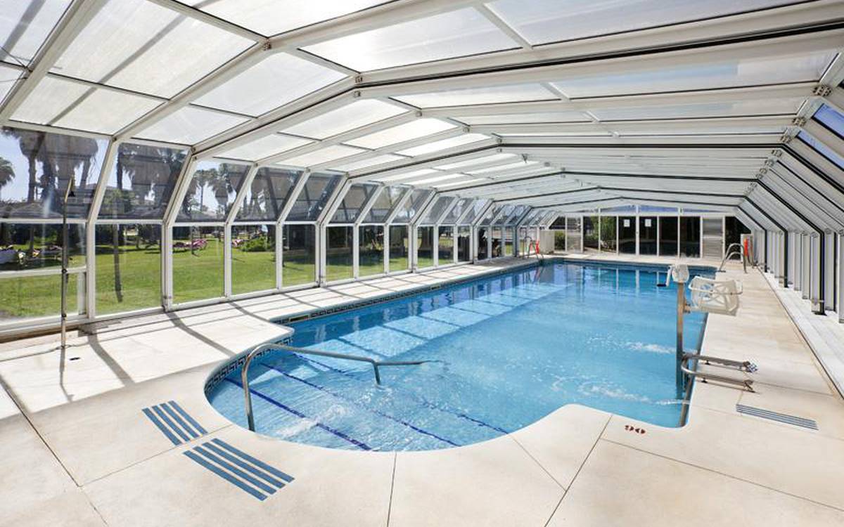PISCINA CUBIERTA